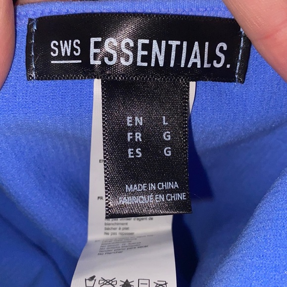 Around the neck cropped shirt - Picture 3 of 3